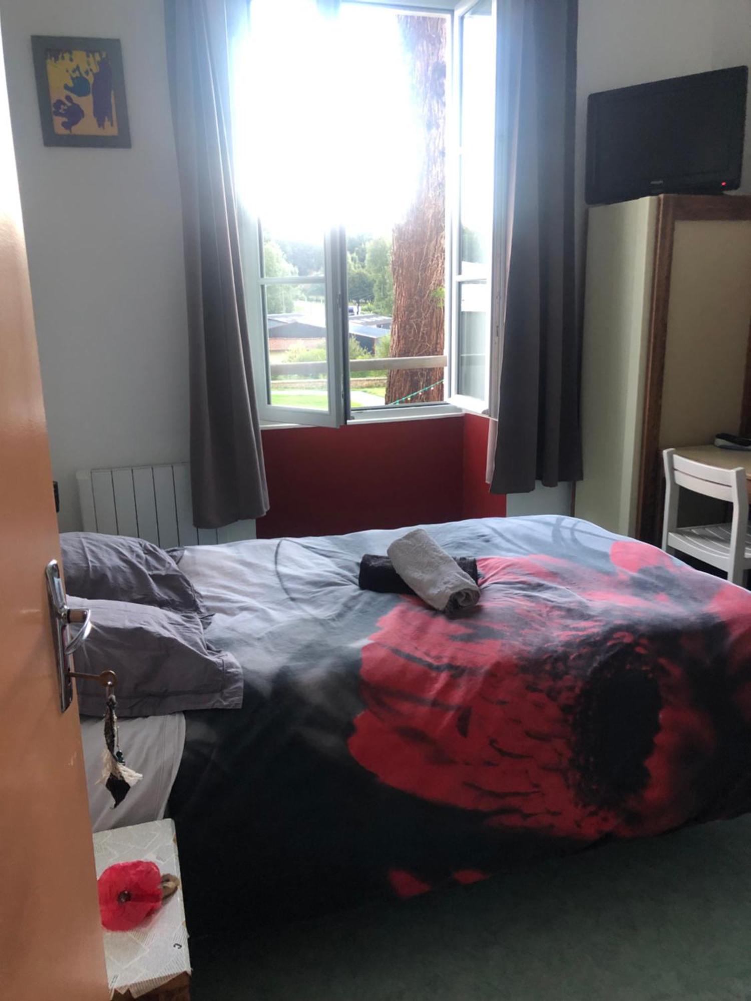 Rest Hotel L Ardoise Augé 外观 照片